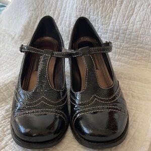 Chocolate patent leather Ecco Mary Jane’s size 36